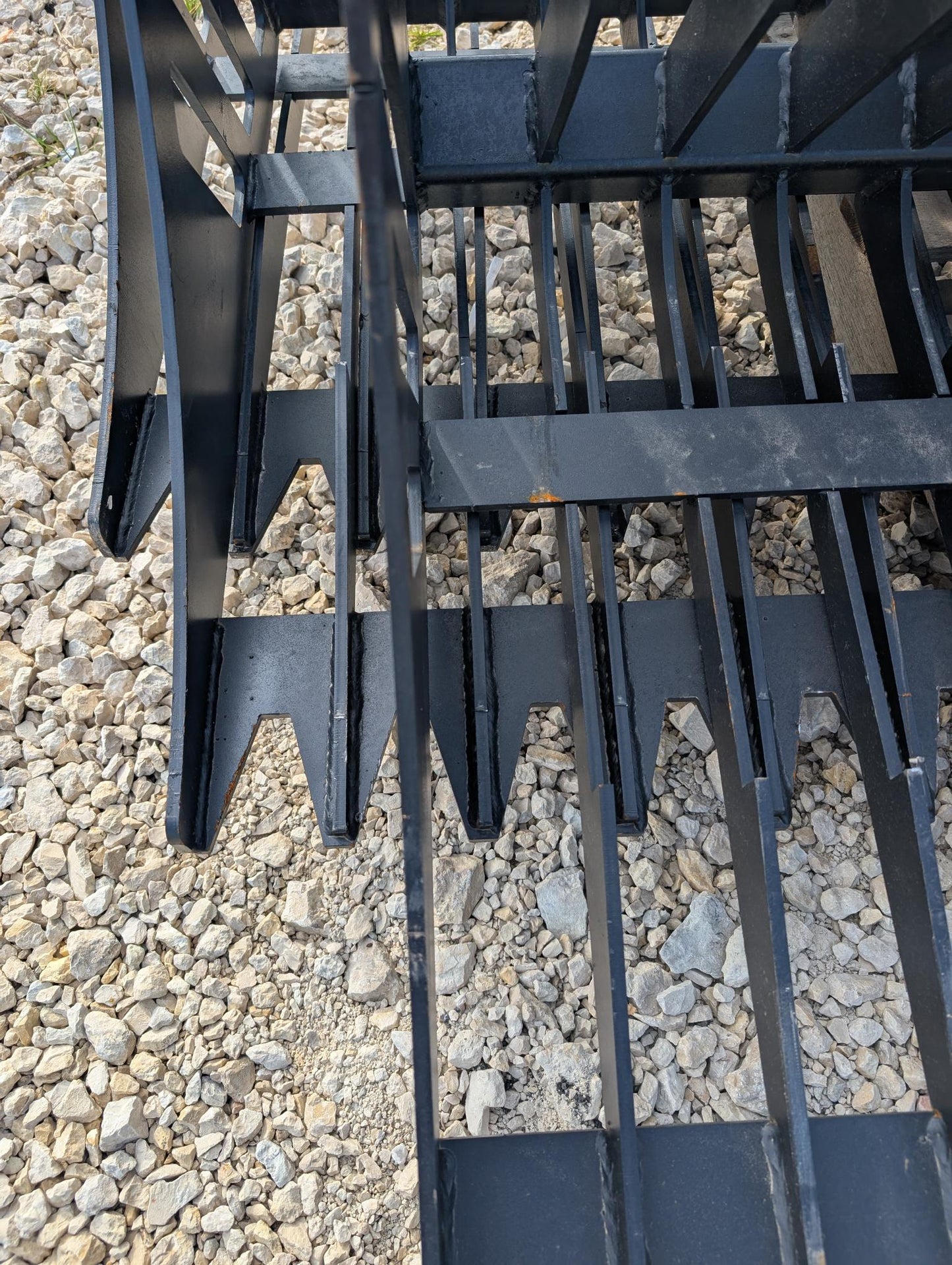 Suihe 66" Skeleton Rock Bucket Skid Steer Attachment